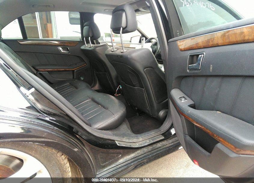 2010 MERCEDES-BENZ E 550 4MATIC VIN: WDDHF9AB7AA077942