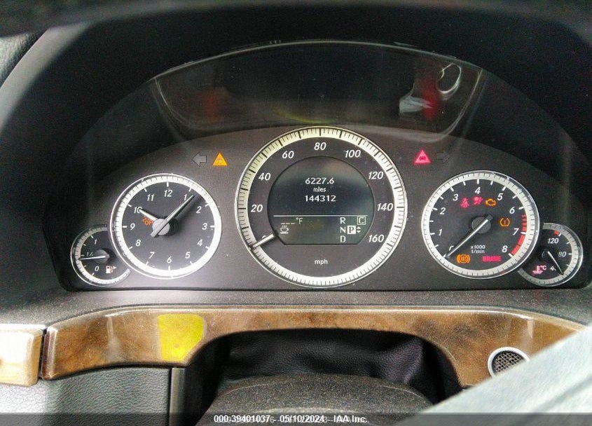2010 MERCEDES-BENZ E 550 4MATIC VIN: WDDHF9AB7AA077942