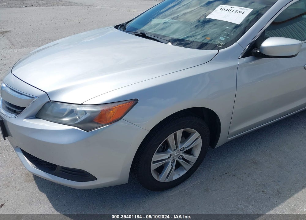 2013 ACURA ILX 2.0L VIN: 19VDE1F3XDE001737