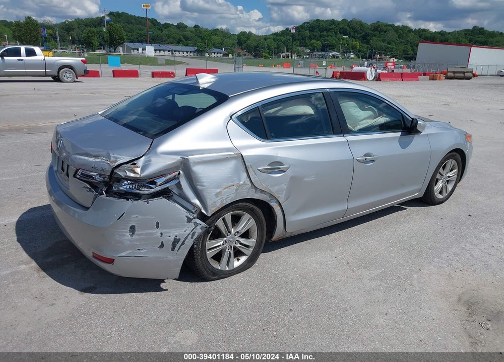 2013 ACURA ILX 2.0L VIN: 19VDE1F3XDE001737