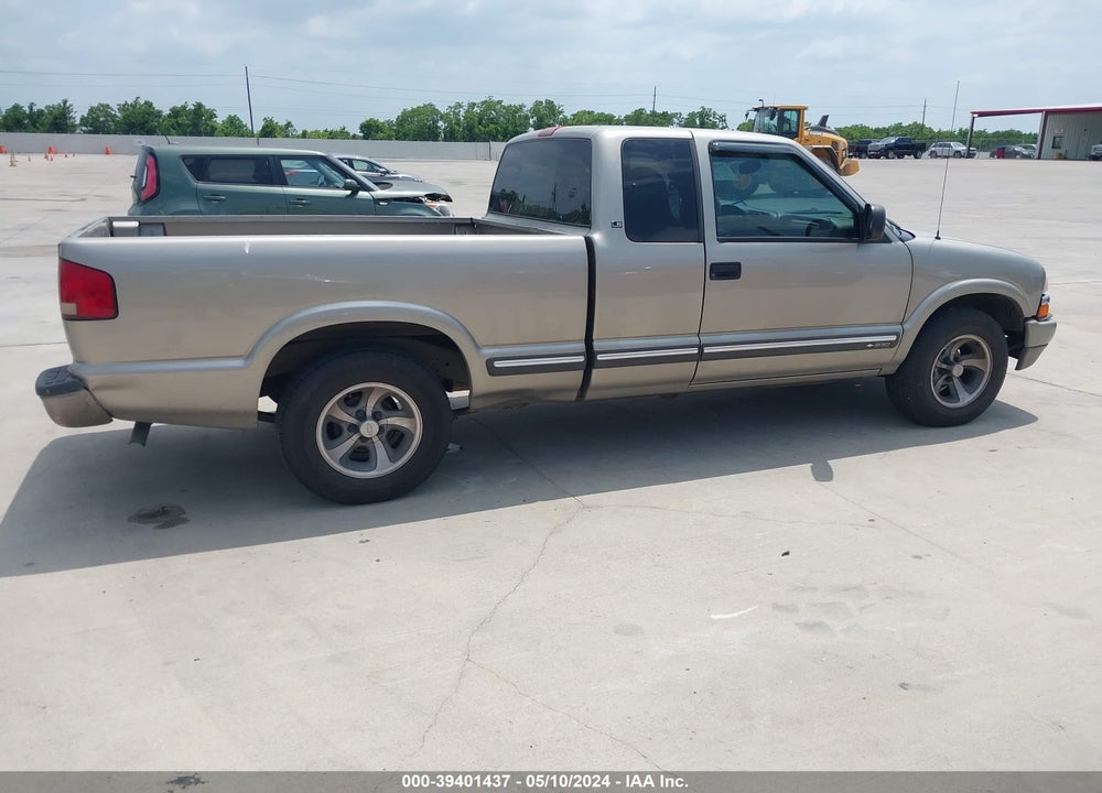 2000 CHEVROLET S-10 LS VIN: 1GCCS19W6Y8296272