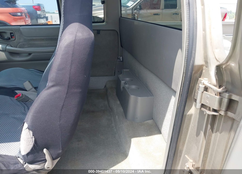 2000 CHEVROLET S-10 LS VIN: 1GCCS19W6Y8296272