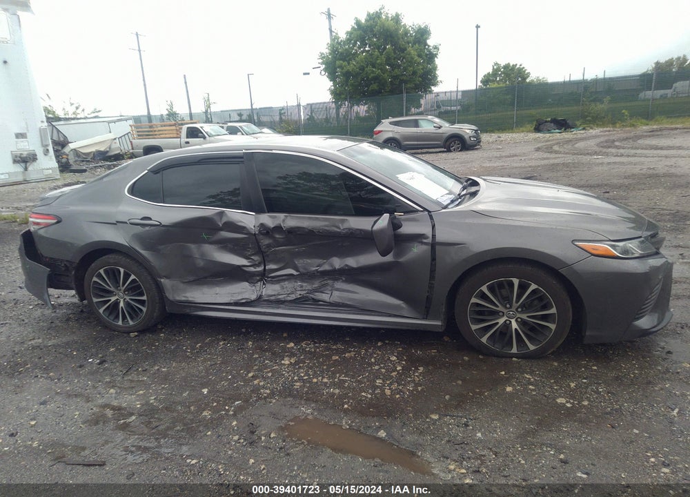 2018 TOYOTA CAMRY SE VIN: 4T1B11HK5JU573399