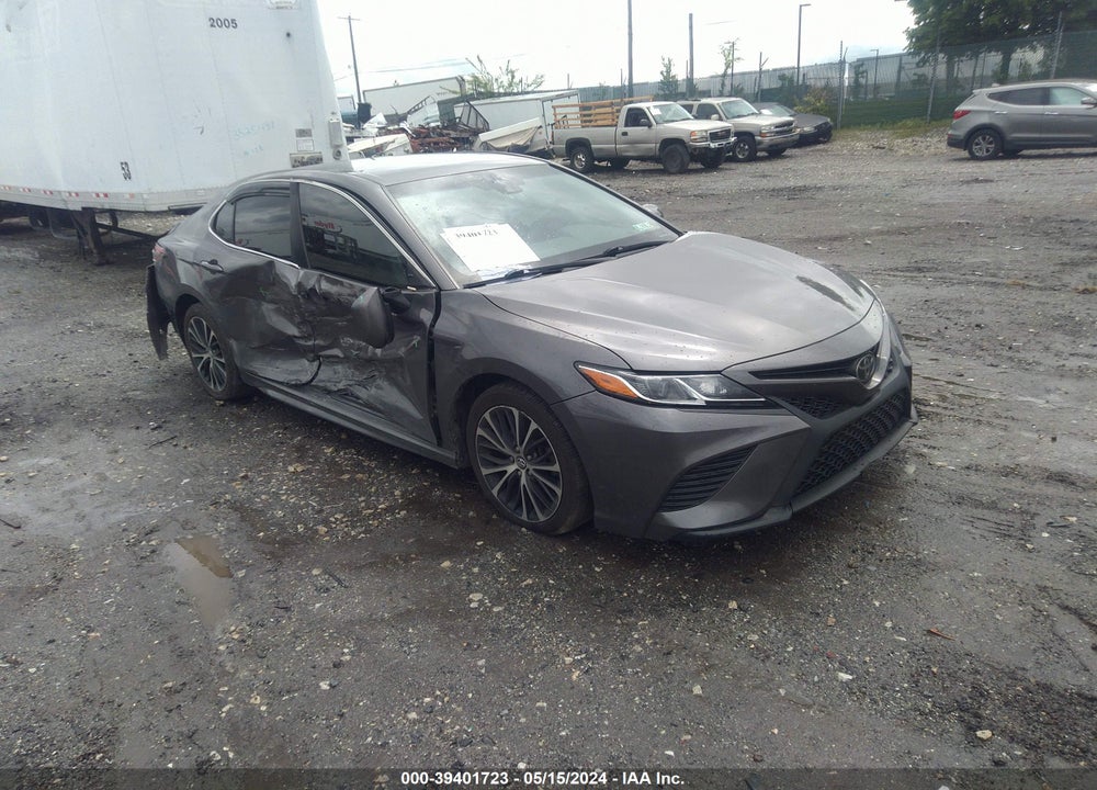 2018 TOYOTA CAMRY SE VIN: 4T1B11HK5JU573399