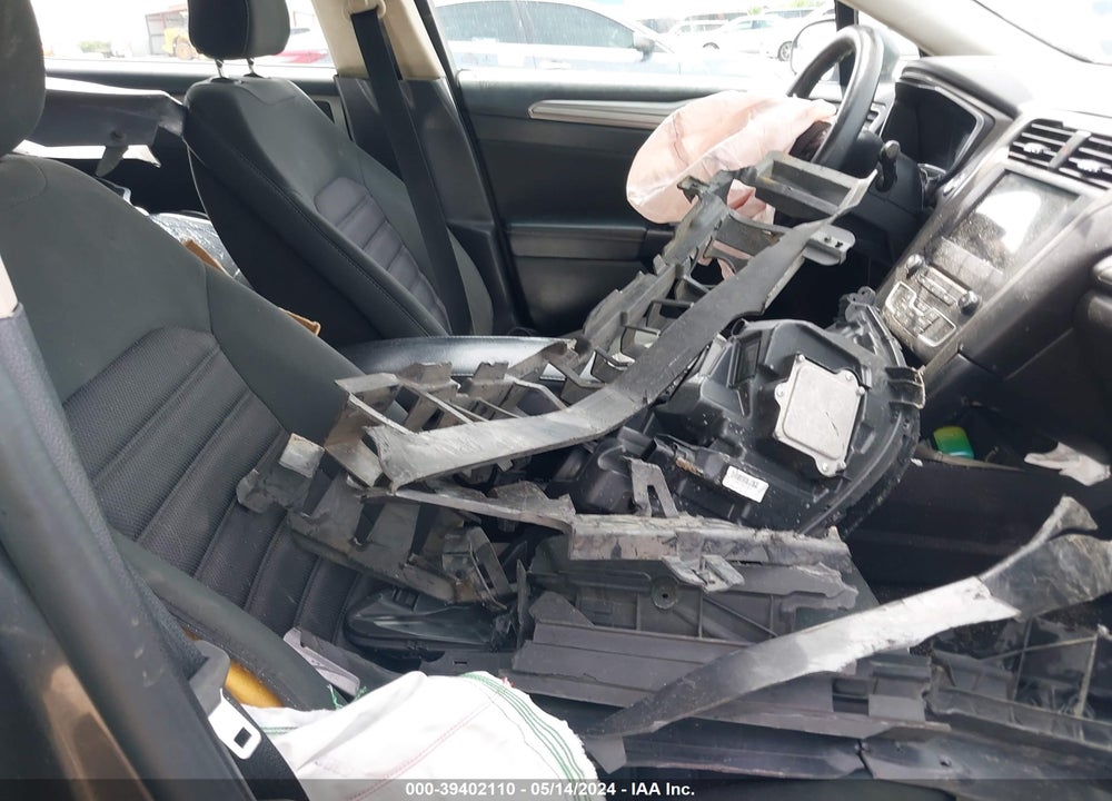 2017 FORD FUSION SE VIN: 3FA6P0H72HR164648