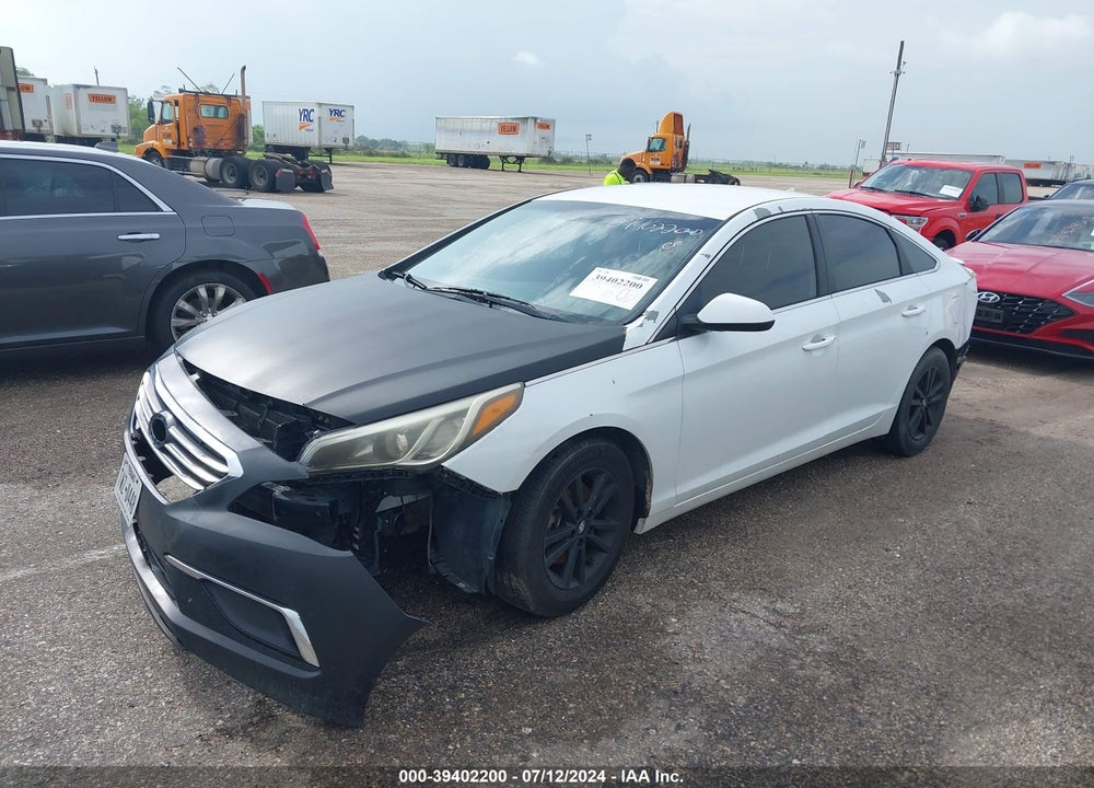 2015 HYUNDAI SONATA SE VIN: 5NPE24AF8FH079780