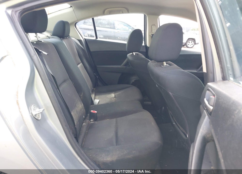 2013 MAZDA MAZDA3 VIN: JM1BL1U82D1704285