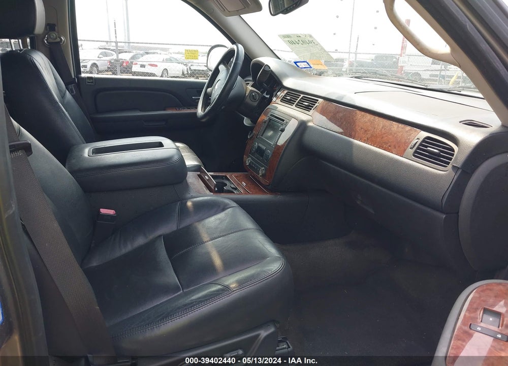 2008 CHEVROLET SUBURBAN 1500 LTZ VIN: 3GNFC16088G300589