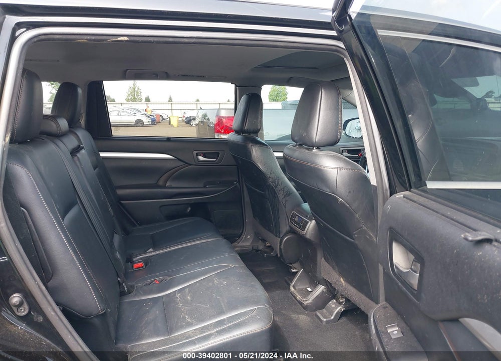 2018 TOYOTA HIGHLANDER XLE VIN: 5TDJZRFH5JS542947