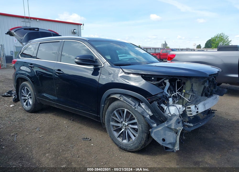 2018 TOYOTA HIGHLANDER XLE VIN: 5TDJZRFH5JS542947