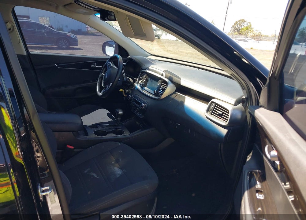 2019 KIA SORENTO 3.3L S VIN: 5XYPGDA5XKG583802