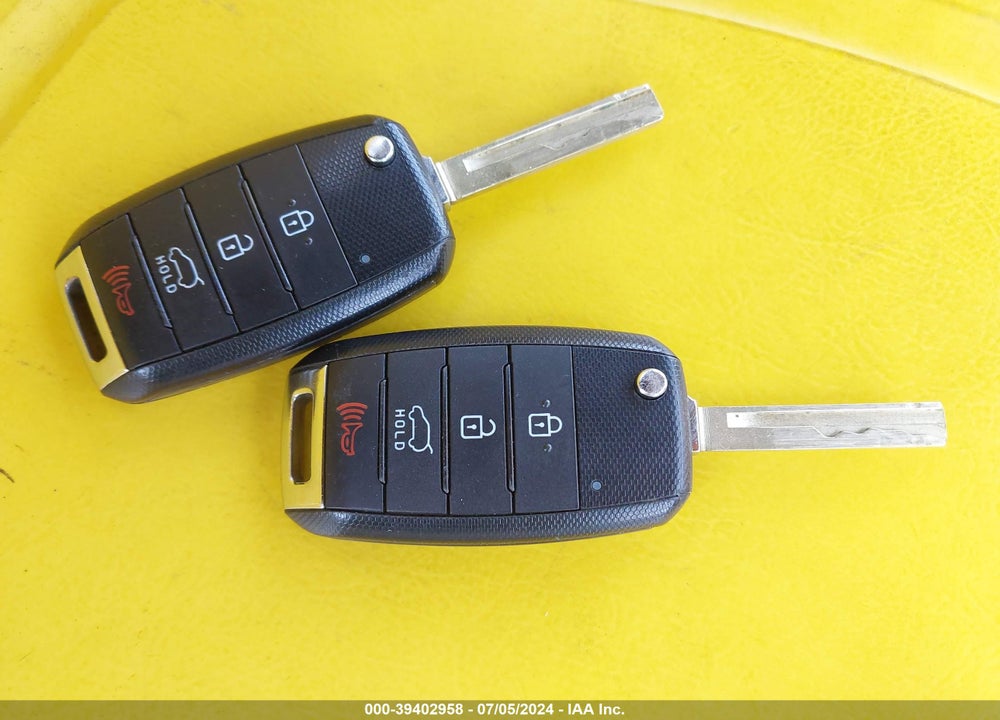 2019 KIA SORENTO 3.3L S VIN: 5XYPGDA5XKG583802
