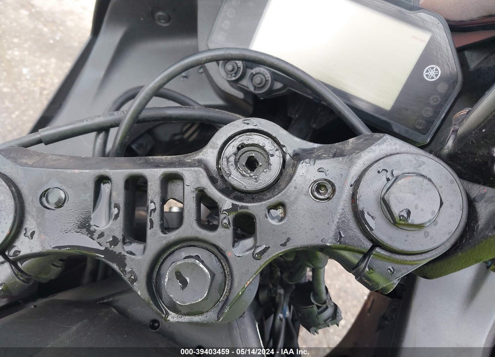 2022 YAMAHA YZFR3 A VIN: MH3RH18YXNK009110