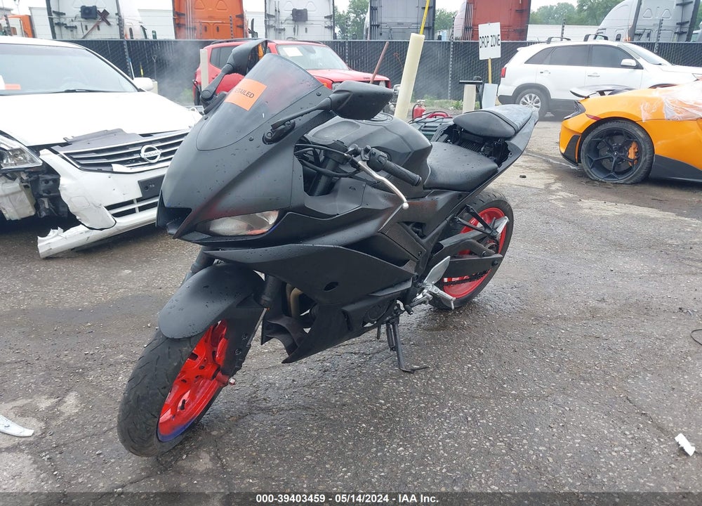 2022 YAMAHA YZFR3 A VIN: MH3RH18YXNK009110