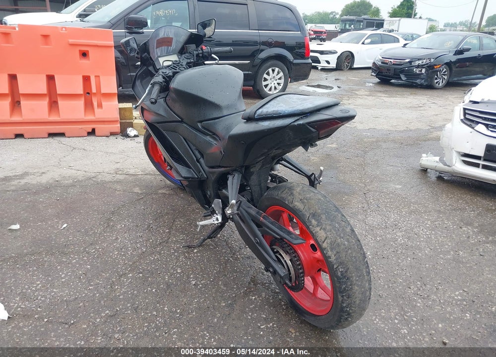 2022 YAMAHA YZFR3 A VIN: MH3RH18YXNK009110