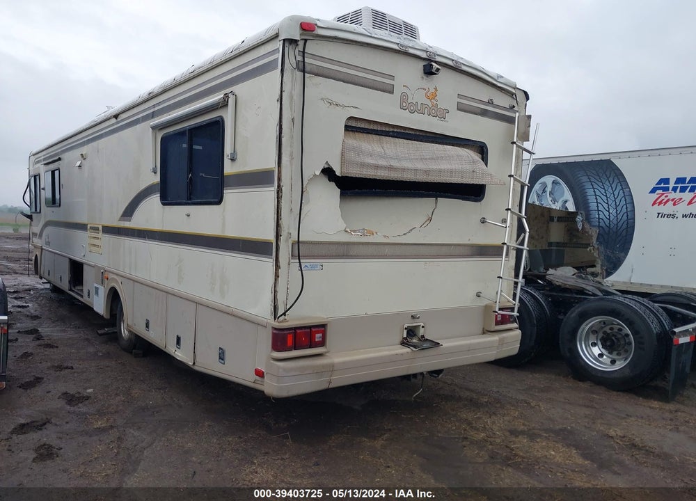 1997 BOUNDER 35'U WB VIN: 3FCMF53GXVJA15911