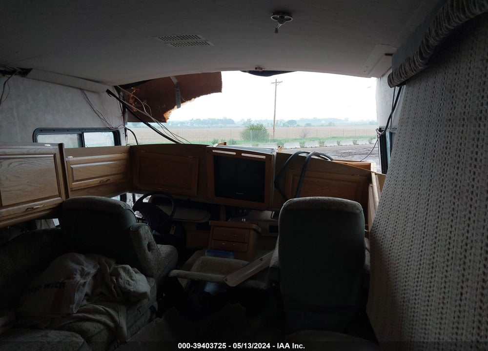 1997 BOUNDER 35'U WB VIN: 3FCMF53GXVJA15911