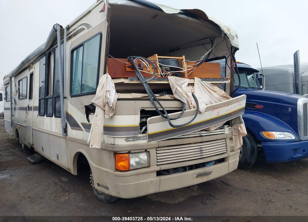 1997 BOUNDER 35'U WB VIN: 3FCMF53GXVJA15911