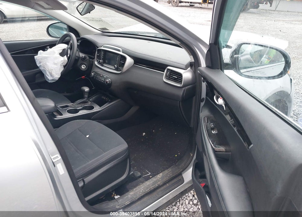 2019 KIA SORENTO 2.4L LX VIN: 5XYPGDA33KG509989