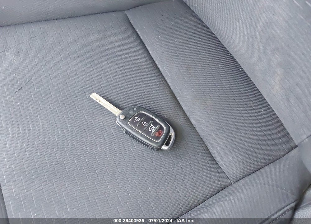 2020 HYUNDAI TUCSON SE VIN: KM8J2CA48LU122180