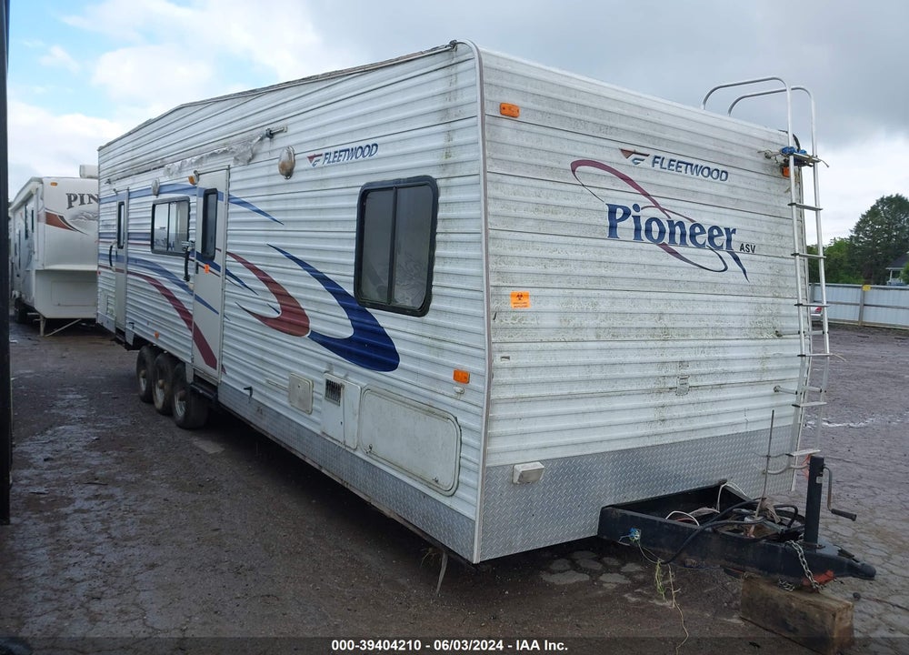 2005 FLEETWOOD PIONEER VIN: 1EB7F313X56008715