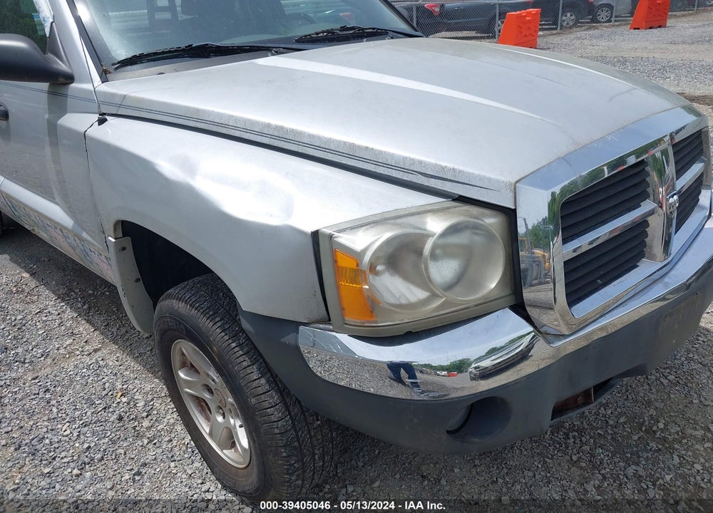 2005 DODGE DAKOTA SLT VIN: 1D7HW42NX5S136980