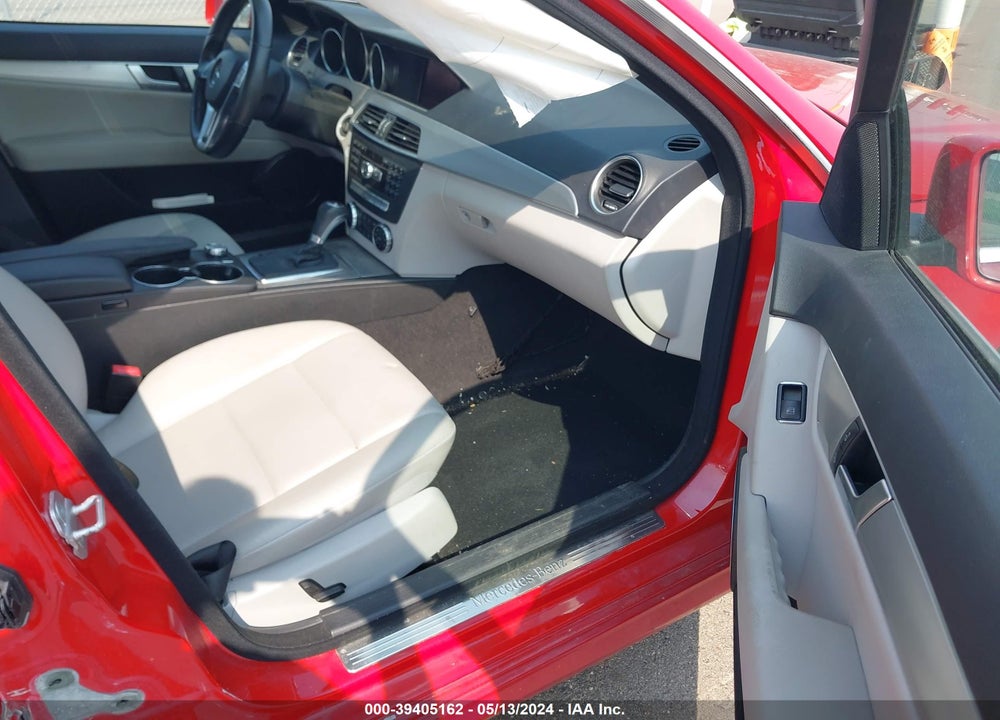 2014 MERCEDES-BENZ C 300 LUXURY 4MATIC/SPORT 4MATIC VIN: WDDGF8AB3ER311345