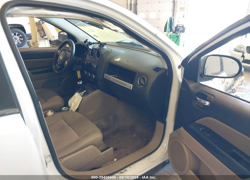2014 JEEP COMPASS SPORT VIN: 1C4NJDBB7ED727421