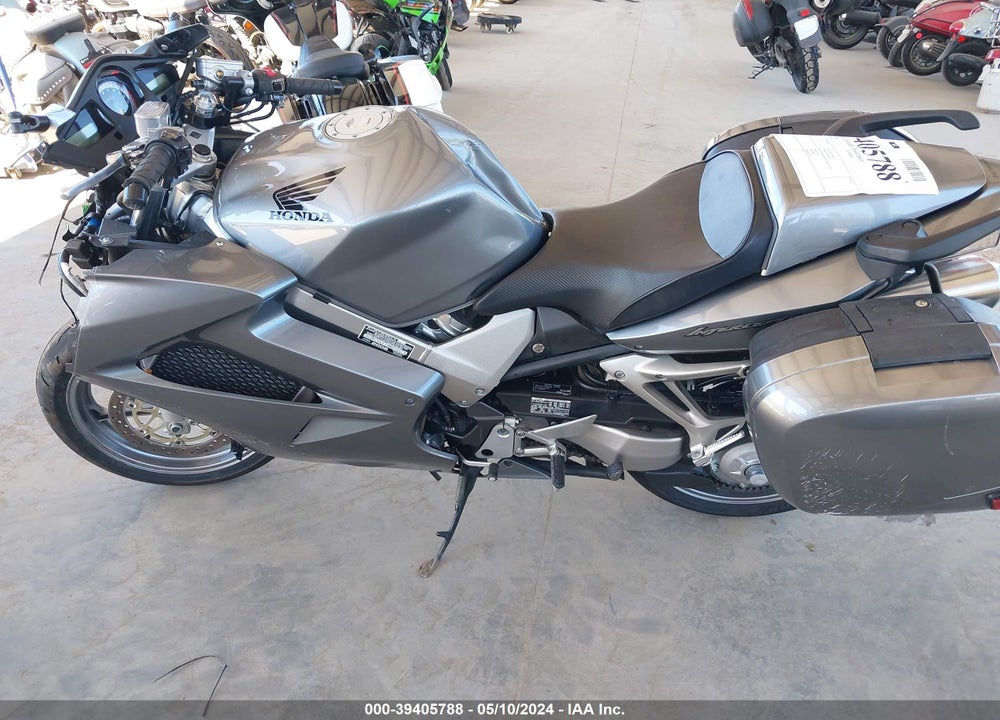 2008 HONDA VFR800 VIN: JH2RC46038M000079