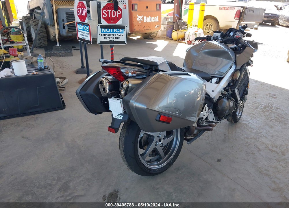 2008 HONDA VFR800 VIN: JH2RC46038M000079