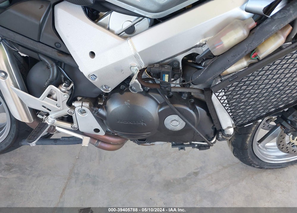 2008 HONDA VFR800 VIN: JH2RC46038M000079