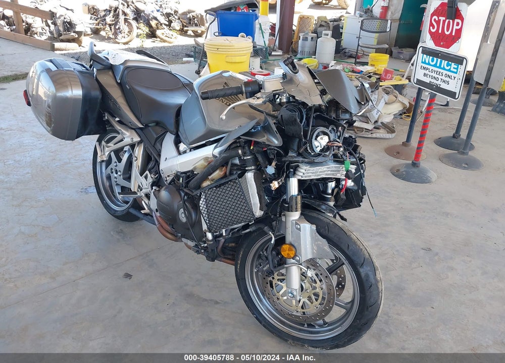 2008 HONDA VFR800 VIN: JH2RC46038M000079