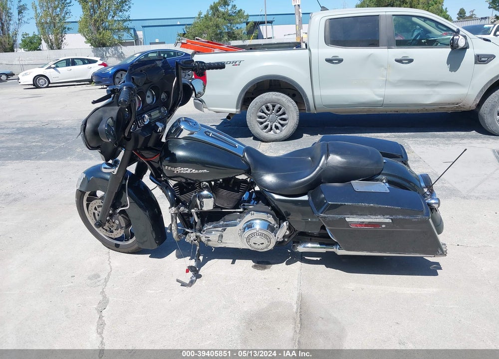 2009 HARLEY-DAVIDSON FLHX VIN: 1HD1KB4179Y624341