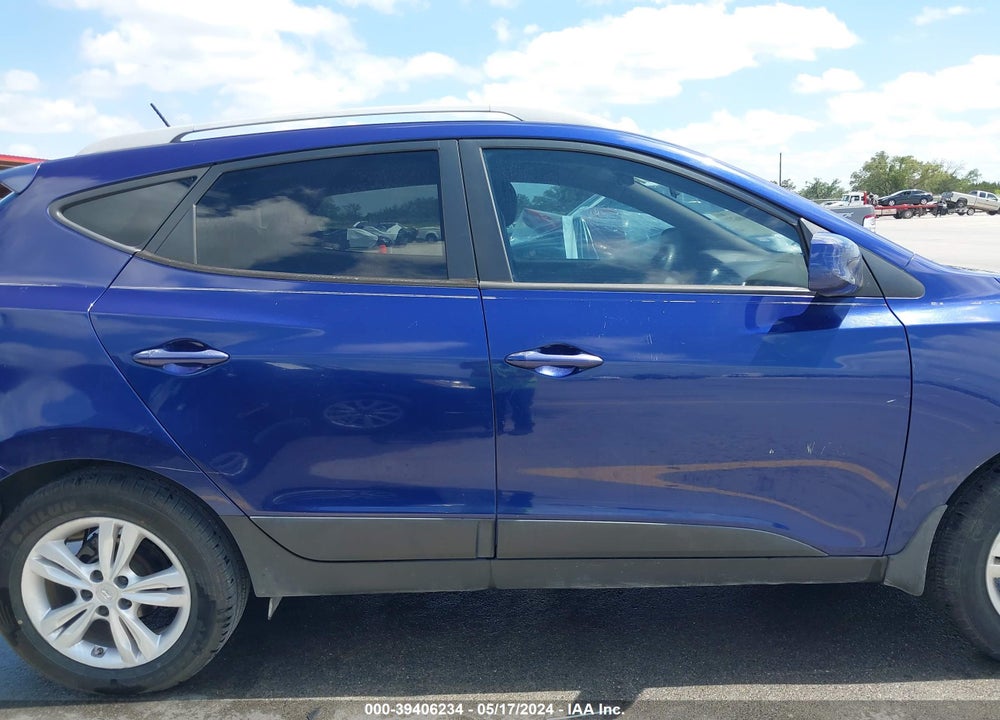 2011 HYUNDAI TUCSON GLS VIN: KM8JU3AC6BU300958