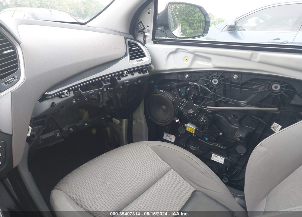 2016 HYUNDAI SANTA FE SE VIN: KM8SMDHF4GU159020