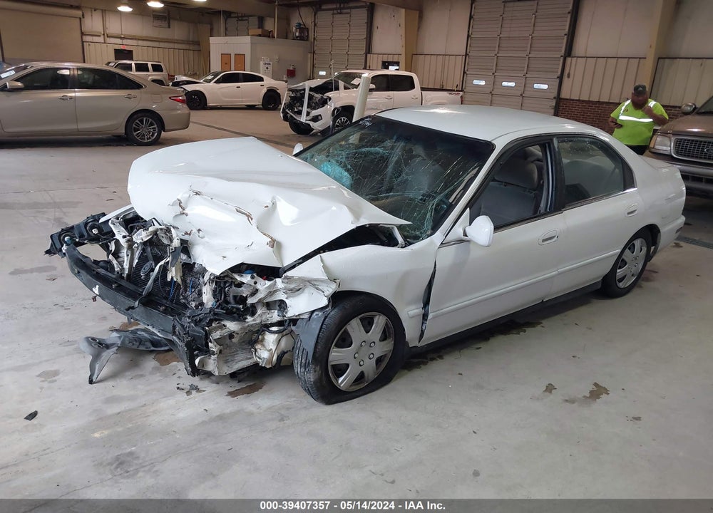1996 HONDA ACCORD LX/EX VIN: 1HGCD5636TA064396