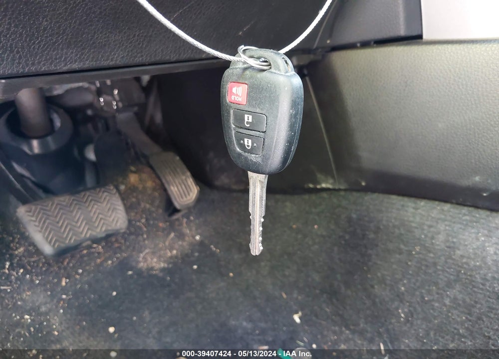 2018 TOYOTA RAV4 LE VIN: 2T3BFREVXJW737431