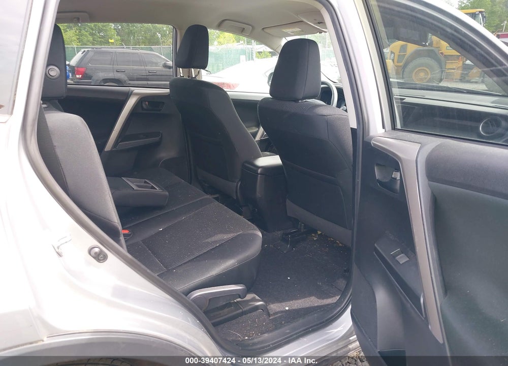2018 TOYOTA RAV4 LE VIN: 2T3BFREVXJW737431