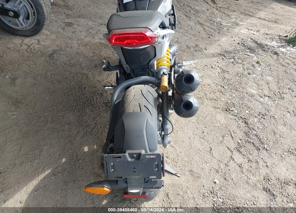 2023 INDIAN MOTORCYCLE CO. FTR R CARBON VIN: 56KRZR221P3009129