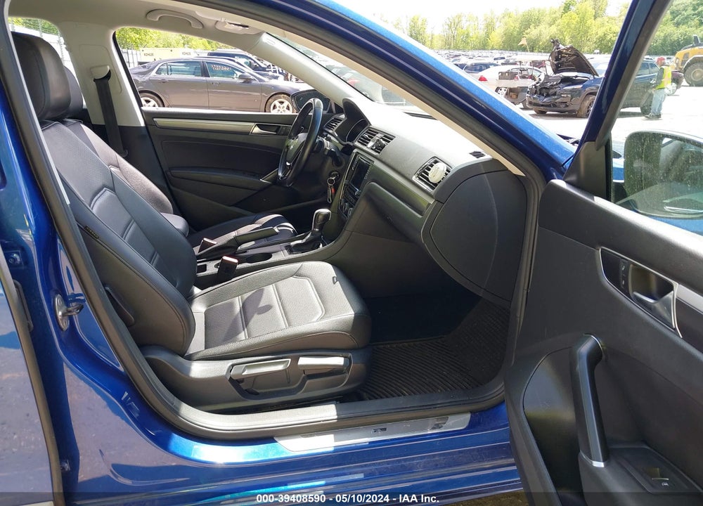2017 VOLKSWAGEN PASSAT 1.8T R-LINE VIN: 1VWDT7A32HC008523