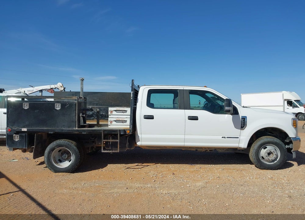 2019 FORD F-350 CHASSIS XL VIN: 1FD8W3HT2KEF89524