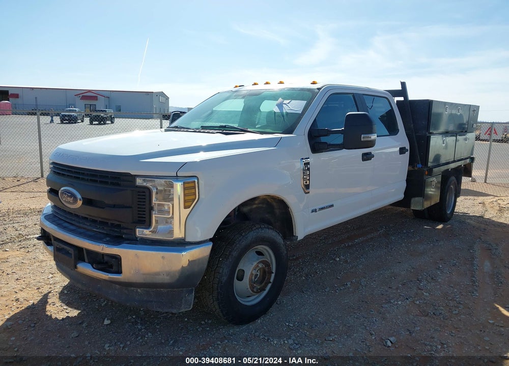 2019 FORD F-350 CHASSIS XL VIN: 1FD8W3HT2KEF89524