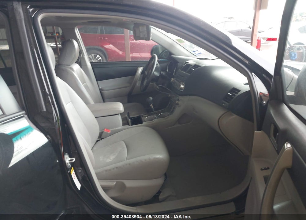 2010 TOYOTA HIGHLANDER SE V6 VIN: 5TDKK3EH1AS012031