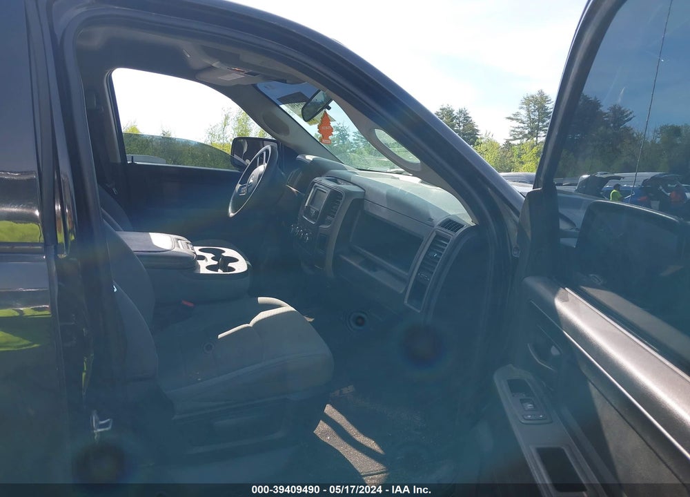 2017 RAM 1500 EXPRESS 4X4 5'7 BOX VIN: 1C6RR7KTXHS834166