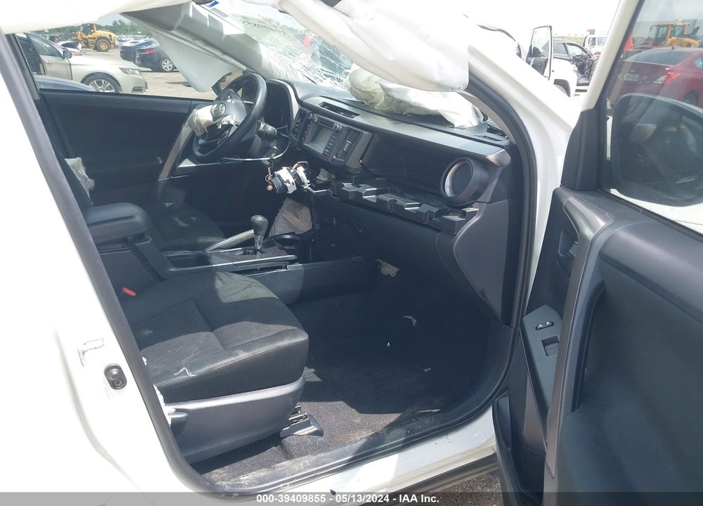 2018 TOYOTA RAV4 LE VIN: JTMZFREV3JJ151943