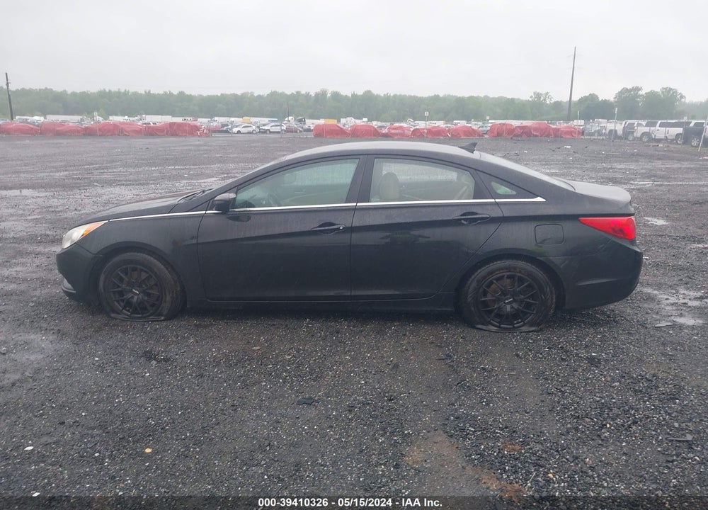 2011 HYUNDAI SONATA VIN: 5NPEB4AC0BH065808