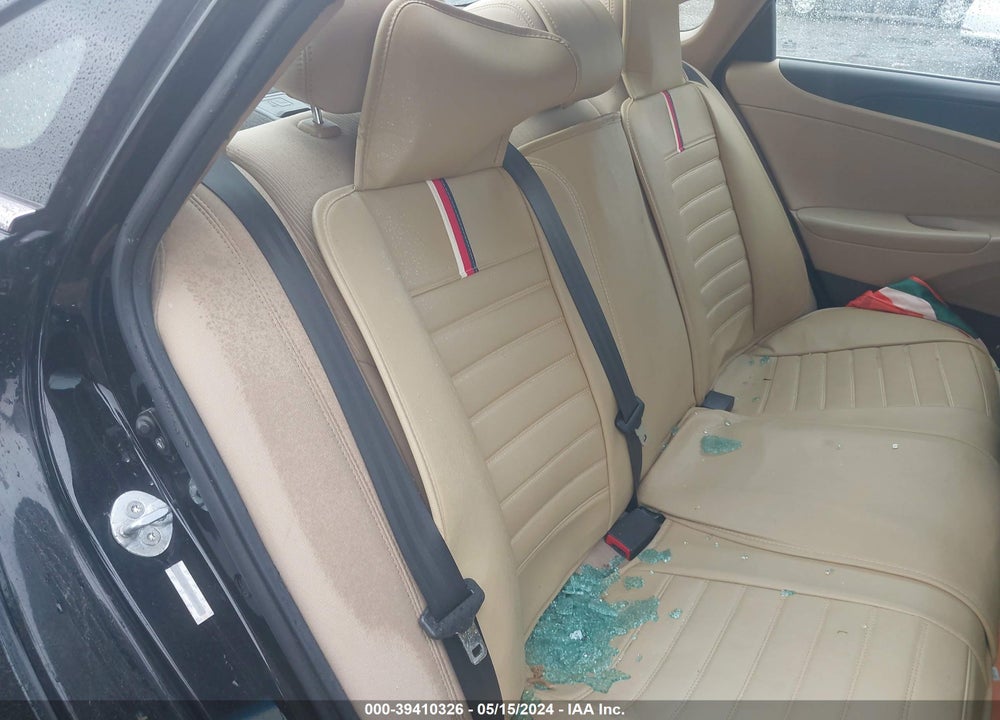 2011 HYUNDAI SONATA VIN: 5NPEB4AC0BH065808