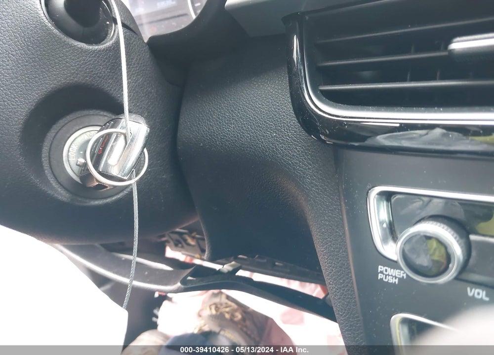 2019 KIA OPTIMA LX VIN: 5XXGT4L34KG352602