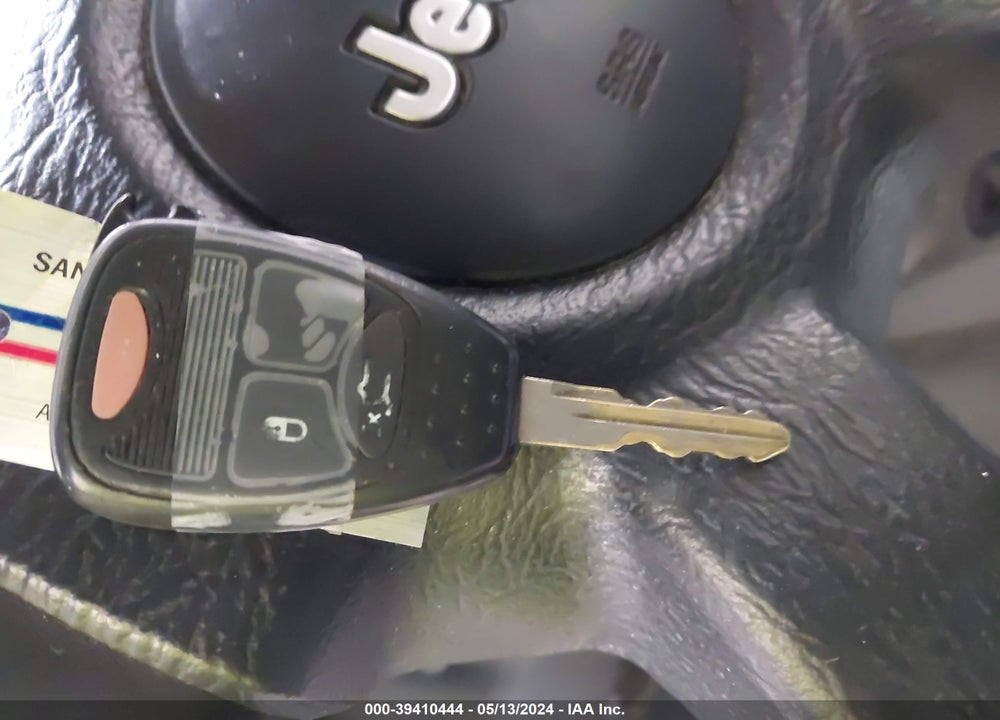2005 JEEP LIBERTY VIN: 1J4GL48KX5W534656