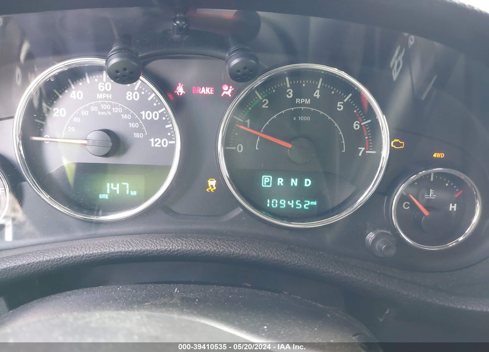 2018 JEEP WRANGLER JK UNLIMITED SAHARA VIN: 1C4HJWEG8JL893754
